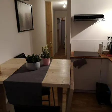 Maison 2 Chambres, Cosy, Proche Metro *